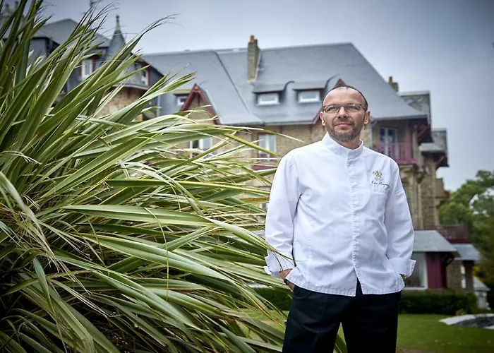 Le Castel Marie Louise فندق