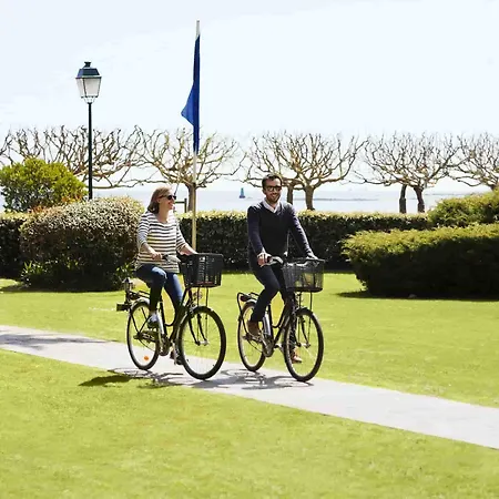 Le Castel Marie Louise Hotel