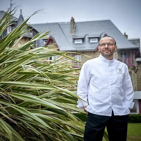Le Castel Marie Louise Hotel