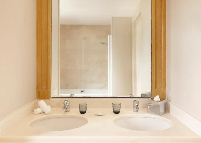 Le Castel Marie Louise Szálloda 5*