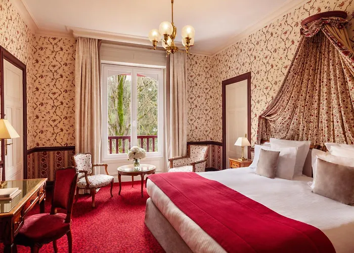 乐卡斯特玛丽露易丝酒店 La Baule