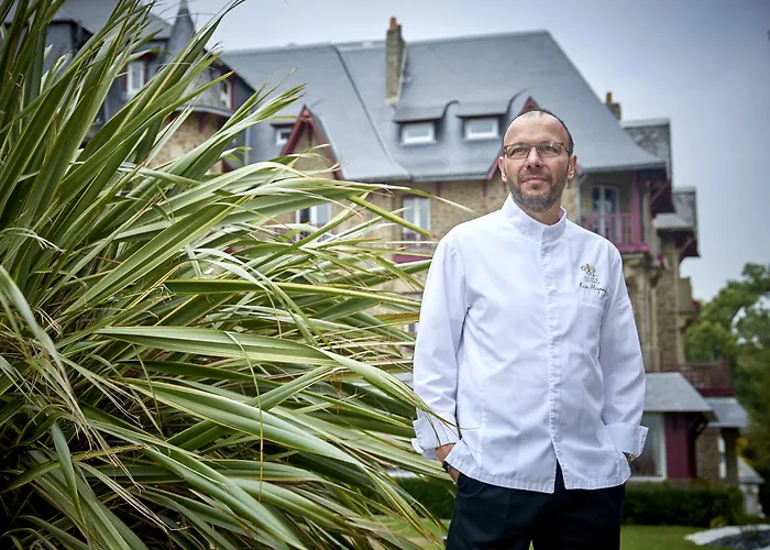 Le Castel Marie Louise Szálloda 5*